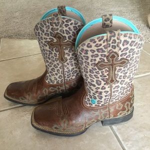 Ariat Crossroads Square Toe Boot